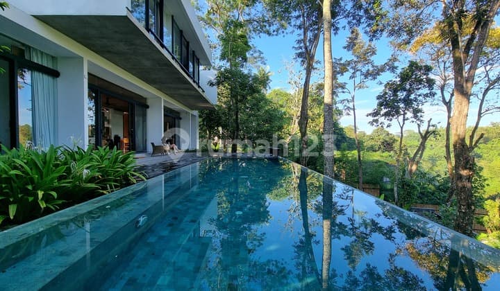 Stunning 4 Bedrooms Villa Surrounded By Nature - Available For Sale & Yearly Rent