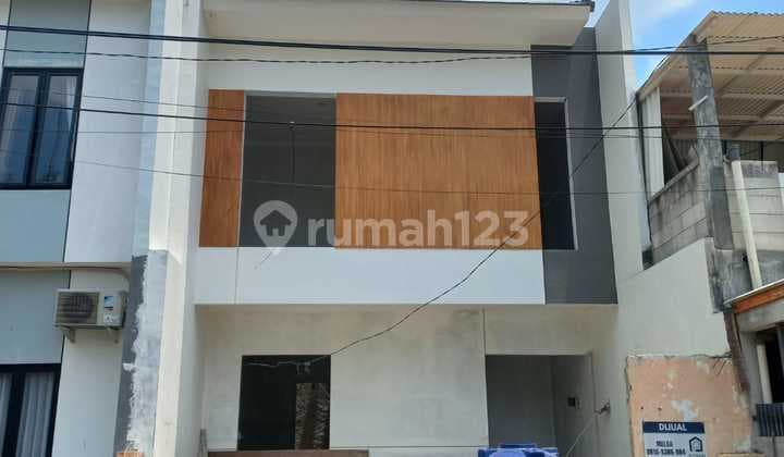Rumah 2 Lantai Ada Balkon Belakang Siap Huni di Nusaloka BSD City (New)