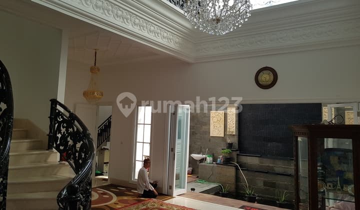 Rumah Classic-Modern Full Furnish Billymoon Pondok Kelapa, Jakarta Timur