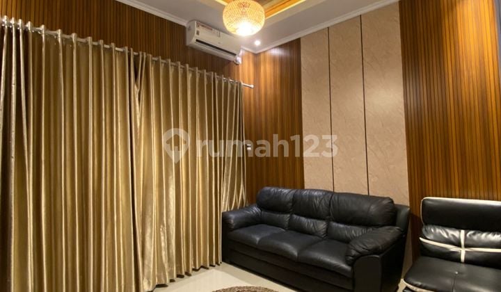 Semi Villa House in Taman Griya