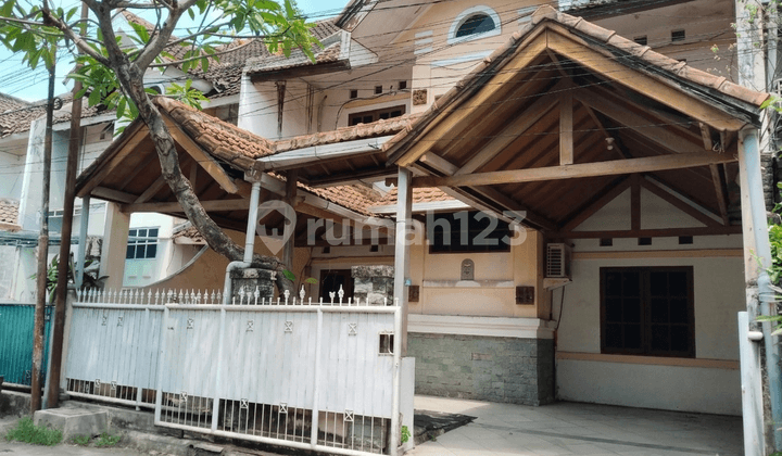 2-Story House with One Gate System in Pemogan