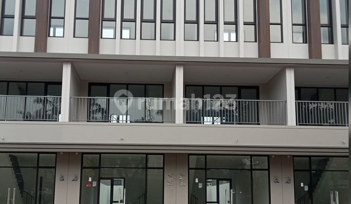 Disewakan Shophouse & Ruko .Modern. Baru3 Lantai Hadap Boulevard Utama .Legenda. Wisata.cibuburshophouse&Ruko