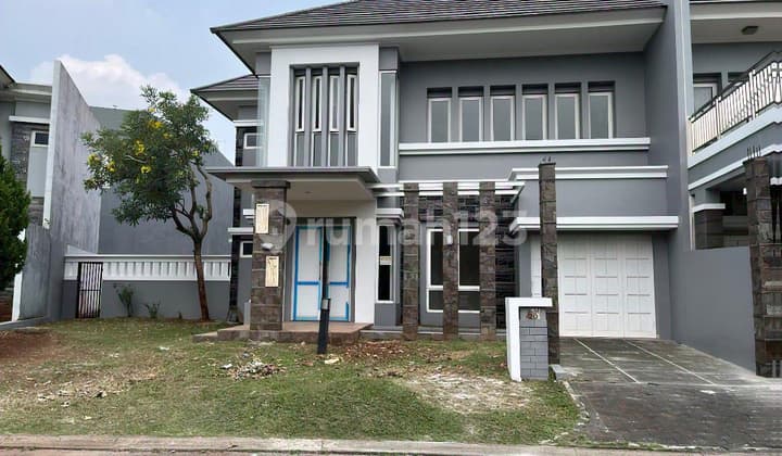 Dijual. Rumah Besar Asri di. Cluster.premium.kotawisata