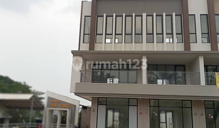 Disewakan Ruko.modern. Baru3 Lantai Hadap Boulevard Utama .Legenda.wisata.cibubur