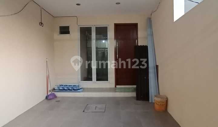 Jual Rumah Jelambar 2 Lantai Bebas Banjir Siap Huni