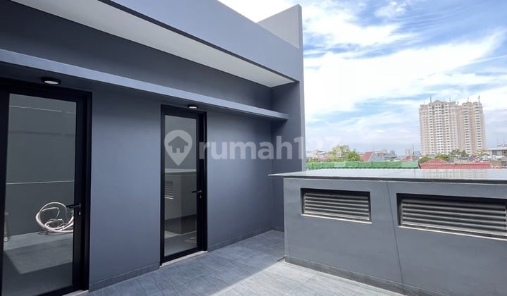 Brand New House di Taman Kedoya Baru Samping Tol Kebon Jeruk