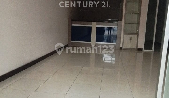 Ruko Dua Lantai Letak Strategis di Jalan Utama Tegal