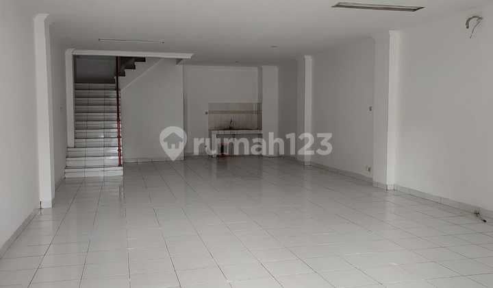 Di Sewakan... Ruko 2 Lantai, Rawamangun Depan Jalan Utama ,( 1 Lantai : 80 Juta ) / ( 2 Lantai : 150 Juta ) Lokasi Strategis, Bebas Banjir. (Ire)