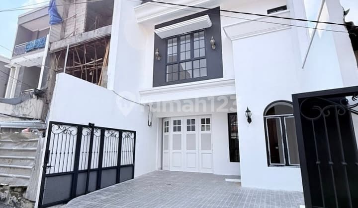 For Sale New Beautiful Luxury House Strategic Location Cheap Price Tebet Area South Jakarta