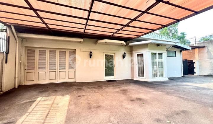 For Rent: House for Silent Office or Residence, Strategic Location in Menteng Area, Central Jakarta