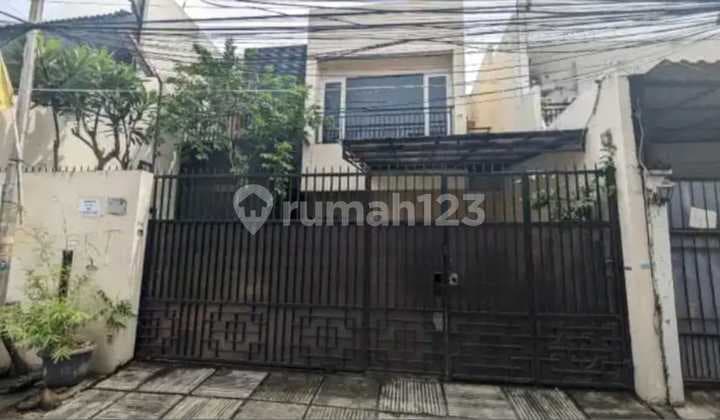 For Sale Rumah Asri 2 LT Dkt Kampus Binus Kemanggisan, Palmerah Jakarta Barat.