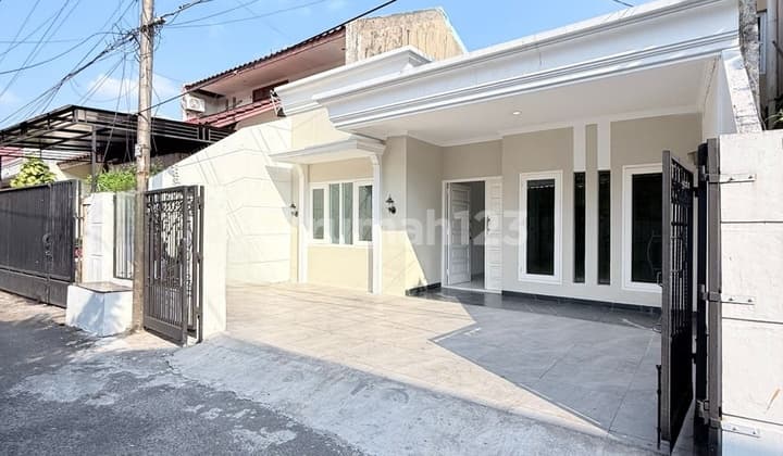 For Sale Beautiful Cozy Single-Story House Strategically Located in Tebet Area, South Jakarta