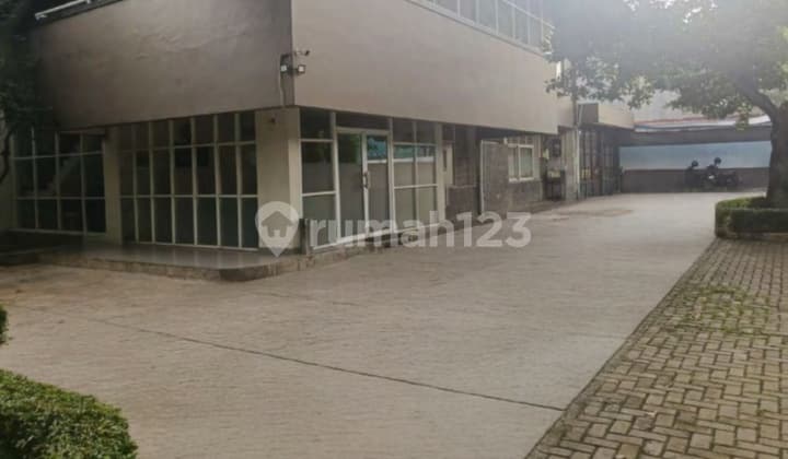 For Sale House or Office Suitable for Building a Hotel, or Luxury Restaurant or Building or Business Space for Cafe or Office or Clinic or Others Prime Area Near Blok M and Mabes and Wijaya Area Kebayoran Baru South Jakarta