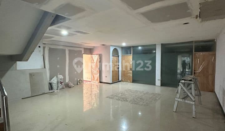 For Rent House bisa Kantor dan Klinik dan Ruang Usaha atau Tempat Kursus atau Multifungsi Dekat Blok M dan MRT dan Senayan Area Kebayoran Baru Jakarta Selatan