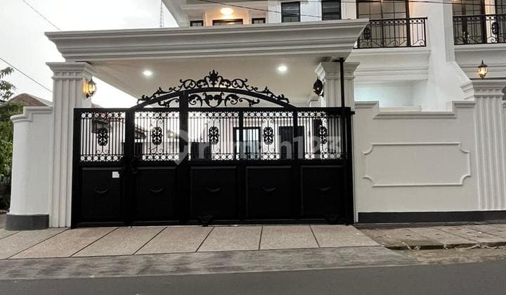 For Sale House Brand New Modern Classic Lokasi Strategis Dekat Perkantoran dan Mall dan Dekat Tol Area Joglo Jakarta Barat