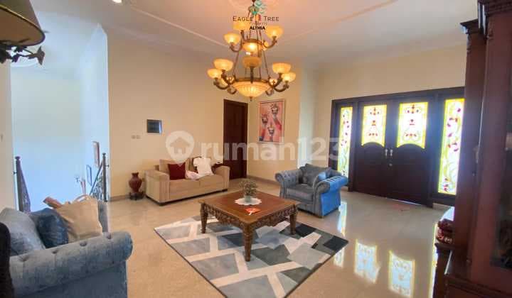 Dijual Rumah BSD Design American Classic Ada Swimming Pool Siap Huni Lokasi Dekat BSD Plaza