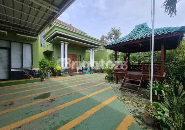 Rumah, 2 Lantai, SHM, di Kota Sepang,