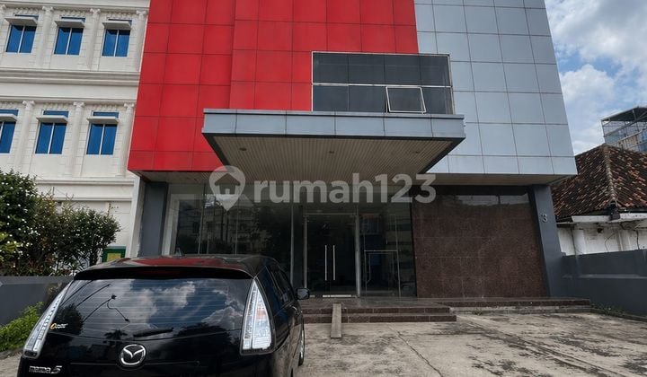 Ruko, 4 Lantai, SHM, di Enggal,