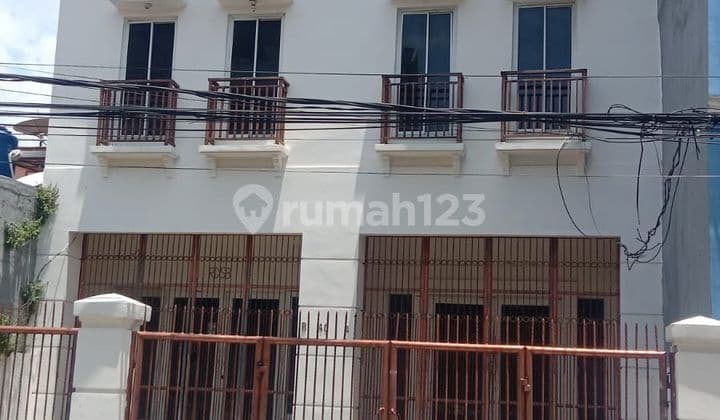 Dijual Kost Pasar Baru, 5,5 M