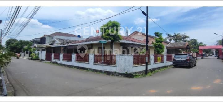 Rumah Tinggal Posisi Hook di Duren Sawit Jakarta Timur