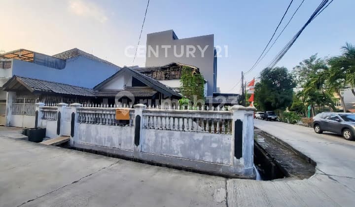 Rumah Tua Hitung Tanah Kelapa Gading Bcs