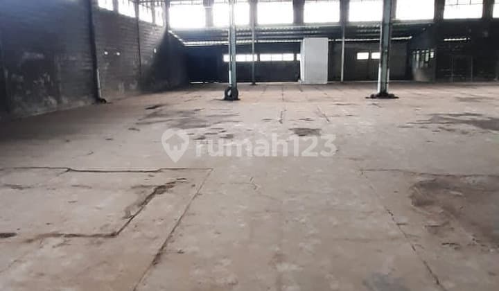 Warehouse with Large Land in Pulogadung Industrial Area, East Jakarta