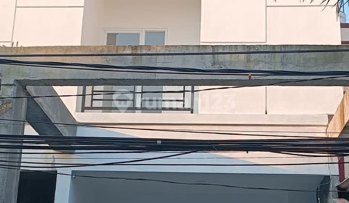 Rumah Baru 3 Lantai Kelapa Gading - 3 KT 3 KM, Jalan 4 Meter