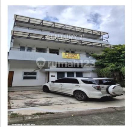 Rumah Tingal 3 Lantai di Perumahan Sentul City