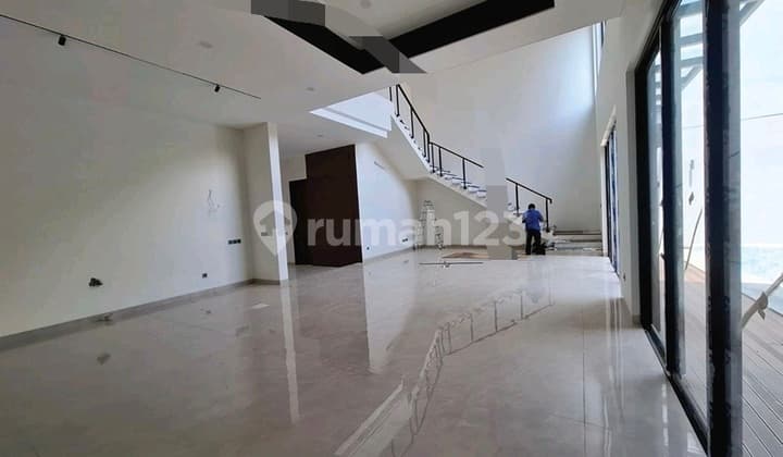 Rumah 2 Lantai Semi Furnished Ada Private Pool Siap Huni di BSD