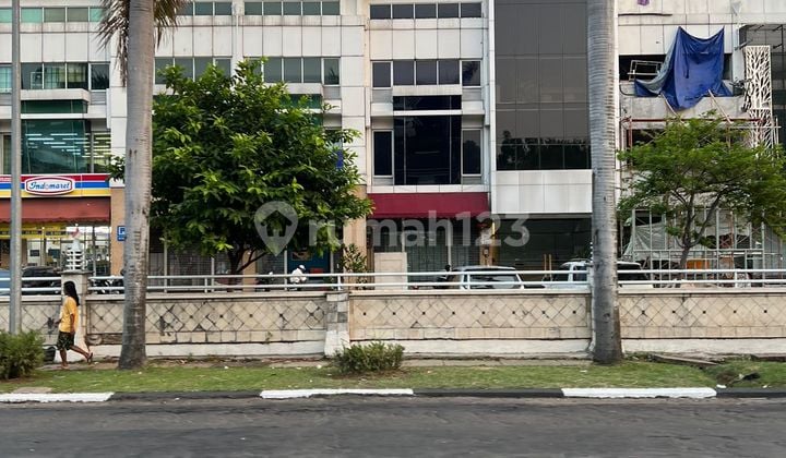 Ruko Siap Pakai Legalitas HGB Bangunan 3.5 Lantai di Pik 2, Jakut