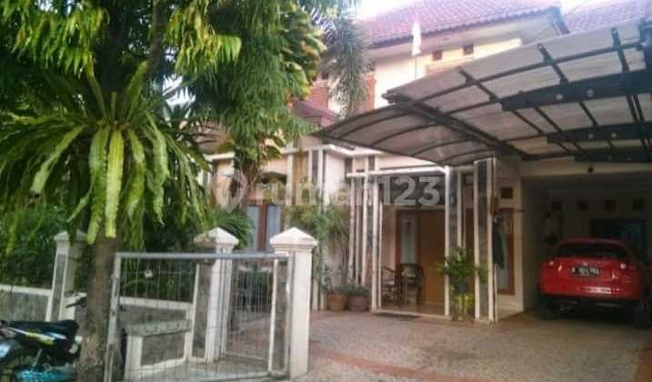 2-Storey Building House with Freehold Title Near Toll Road and Pakuwon Mall