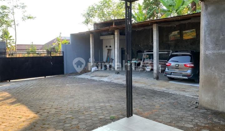 Translation: Sell House + Business Premises Pudak Payung Spacious Parking