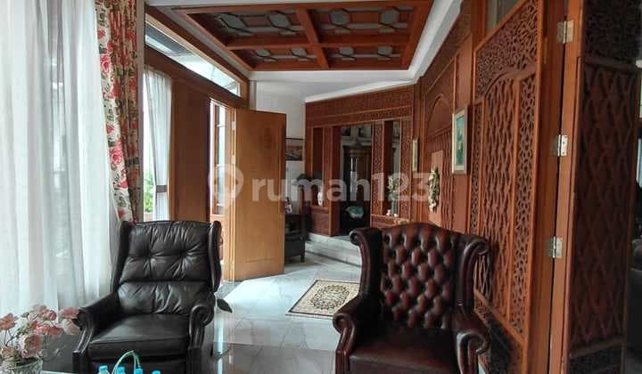 Sektor 9 Bintaro, Pool, Split Level Mewah!