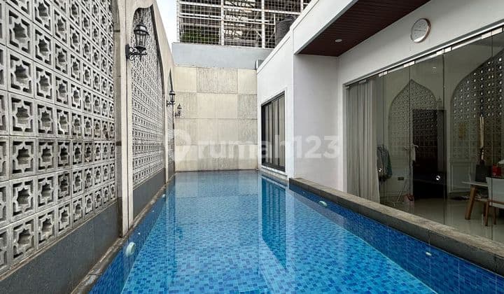 Rumah Mewah With Pool di Gunung Sahari - Dekat Pusat Pemerintahan