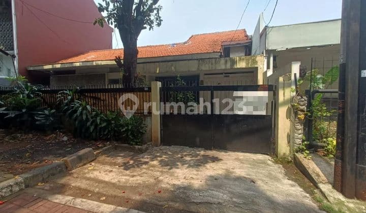 Rumah Strategis di Kebayoran Baru Dekat Mall-Mall Besar