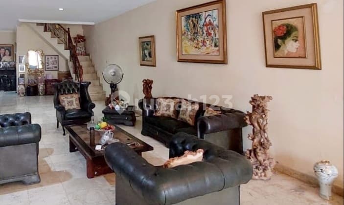 Rumah Mewah Pondok Indah di Kawasan Elite Gedung Hijau