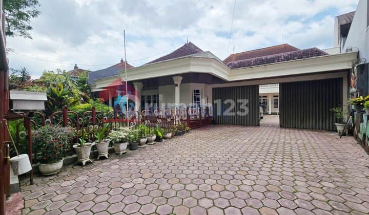 Dijual Rumah Elite Strategis Daerah Ijen