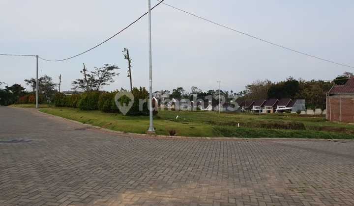 Tanah Hook SHM Diporos Jalan Perum Austinville