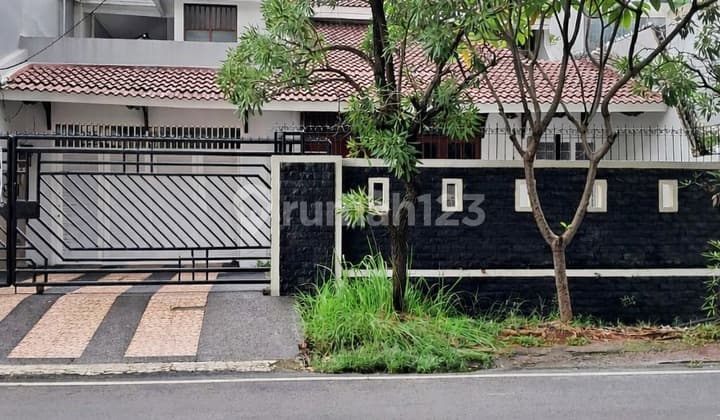 Sewa Rumah Puri Kembangan, Jakarta Barat, 360 M², 2 LT, SHM