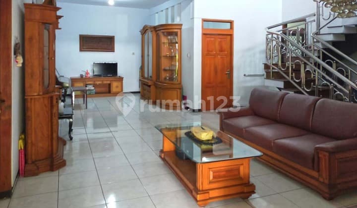 For Sale Palmerah Barat House, West Jakarta, 274 m², 2 Floors, Freehold Certificate