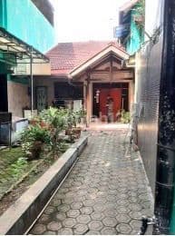 Rumah Lelang Murah 1.5 Lantai Nyaman SHM Gang Binong Vi, Bandung