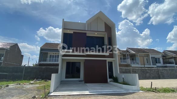 Miliki Hunian Rumah Modern Legalitas Terjamin di Klodran Colomadu