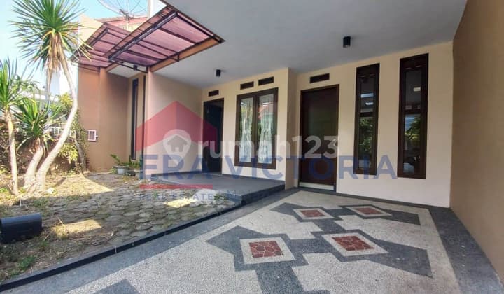 Rumah Elite Permata Jingga - Tengah Kota, bisa Jual / Sewa! Kesempatan Punya Hunian di Salah Satu Kawasan Paling Prestisius Kota Malang!Berada di Permata Jingga, Akses Utama Soekarno Hatta - Lokasi Premium, Nyaman & Bernilai Tinggi
