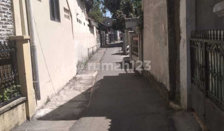 Tanah Ada Bangunan Lama Bawah NJOP di Kopo