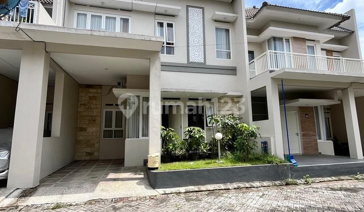 Rumah 2 Lantai di Tunggulwulung, Malang.