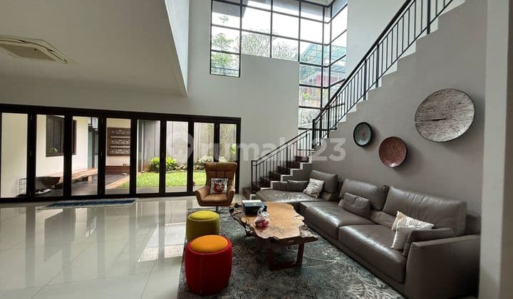 Di Jual Cepat Rumah Modern Siap Huni Full Furnished di BSD