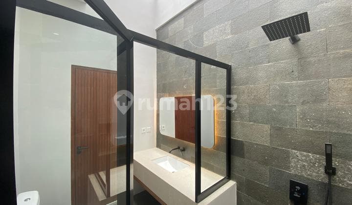 Villa Modern 3 KT SHM bisa KPR Dekat Pantai Pererenan Canggu Bali