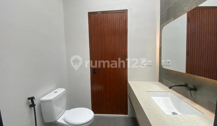 Villa Modern 3 KT SHM bisa KPR Dekat Pantai Pererenan Canggu Bali