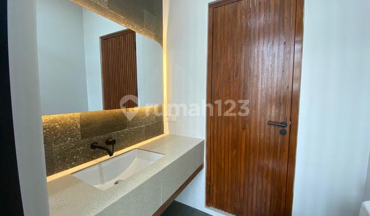 Villa Modern 3 KT SHM bisa KPR Dekat Pantai Pererenan Canggu Bali