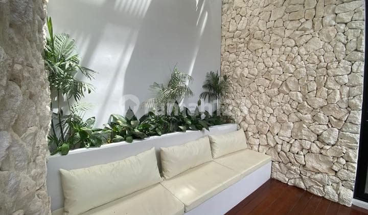 Villa Modern 3 KT SHM bisa KPR Dekat Pantai Pererenan Canggu Bali